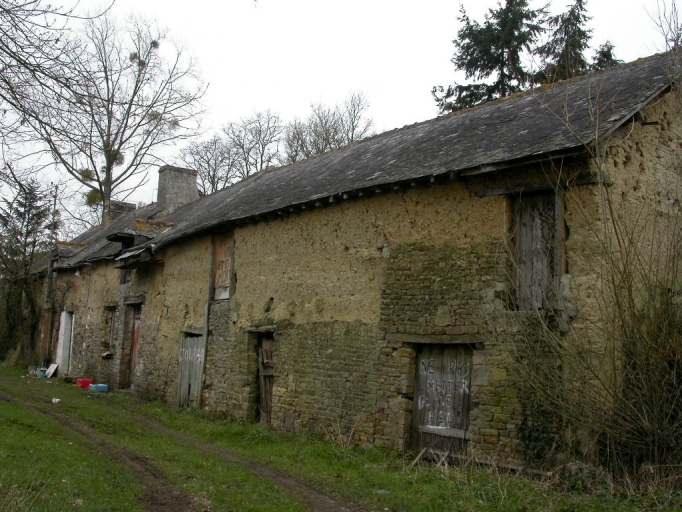 Alignement de maisons, la Lande de Gahard (Gahard)