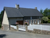 Ferme, rue des Paturages (Romazy)