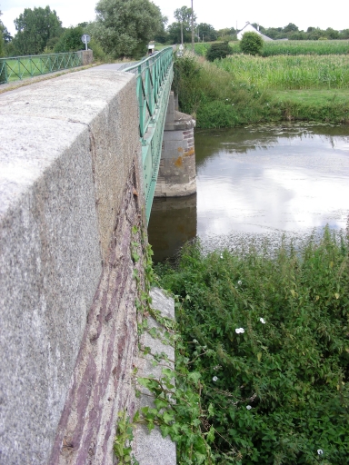 Pont, près des Châtelliers (Saint-Erblon)