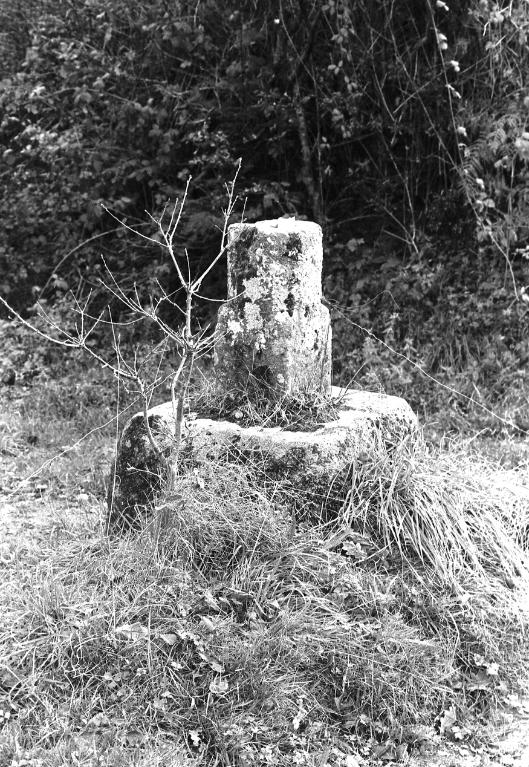 Croix de chemin, Cravec (Plonévez-du-Faou)