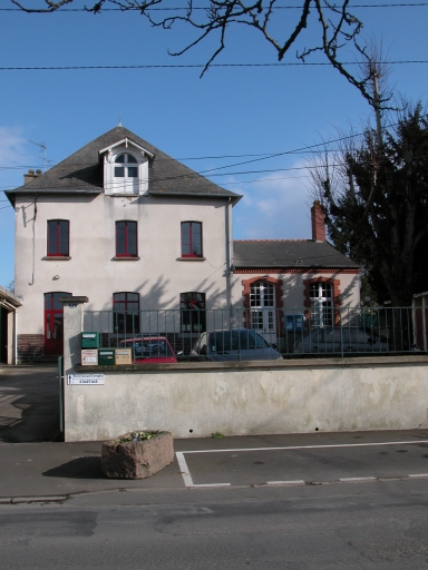 Mairie-école, 37 rue de Châteaubriant (Vern-sur-Seiche)