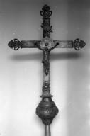 Croix de procession, église paroissiale Saint-Boscat (Tréogat)