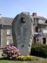 Monument aux morts, place de la Mairie (Hédé)