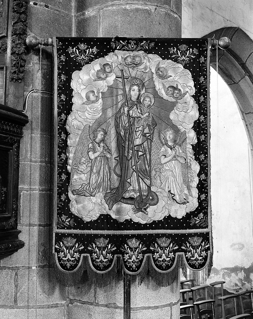 Bannière : Vierge à l'Enfant, dite Notre-Dame de Croas Batz, sainte Barbe, église paroissiale Notre-Dame-de-Croas-Batz (Roscoff)
