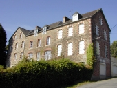 Café Legal puis hôtel Plunus, 38 rue du Révérend Père Lebret (Le Minihic-sur-Rance)