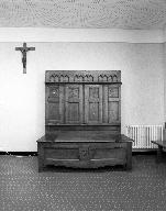 Ensemble de mobilier 3 : banc-coffre, lit clos, Maison Saint-Louis-Marie (Josselin)