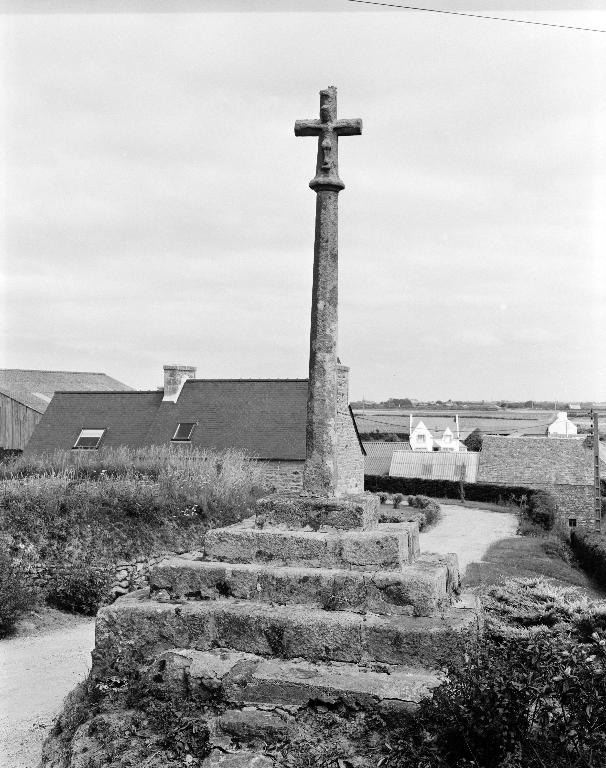 Croix monumentale, Kermenguy (Sibiril)