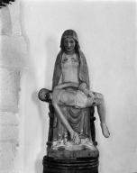 Statue (d'applique, petite nature) : Vierge de Pitié, chapelle Saint-Laurent (Séné)