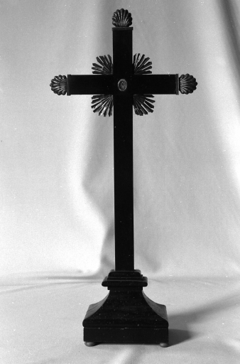 Croix-reliquaire, église Saint-Martin (Noyal-sous-Bazouges)