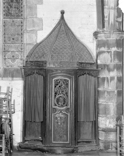 Ensemble de deux confessionnaux, église paroissiale Saint-Pérec (Lopérec)