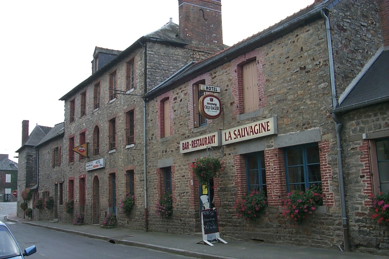 Maison et magasin de commerce, 7 rue Pavy Jean-Marie (La Bouëxière)