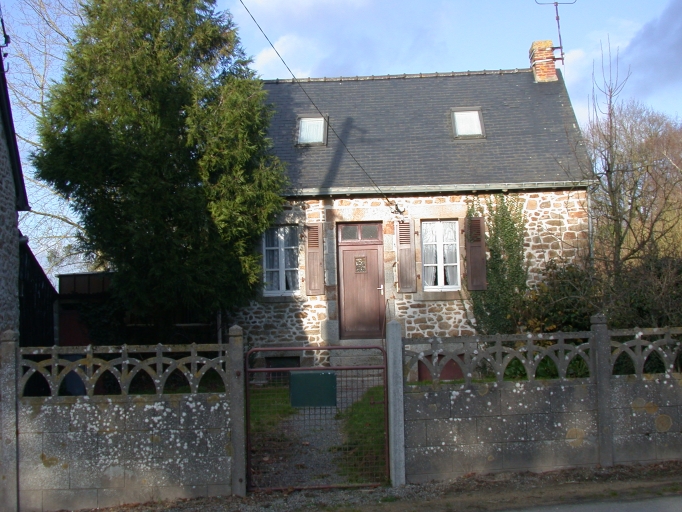 Maison, les Quatre Croix (Le Pertre)