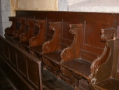 Décor de choeur : 2x6 stalles, lambris de demi-recouvrement