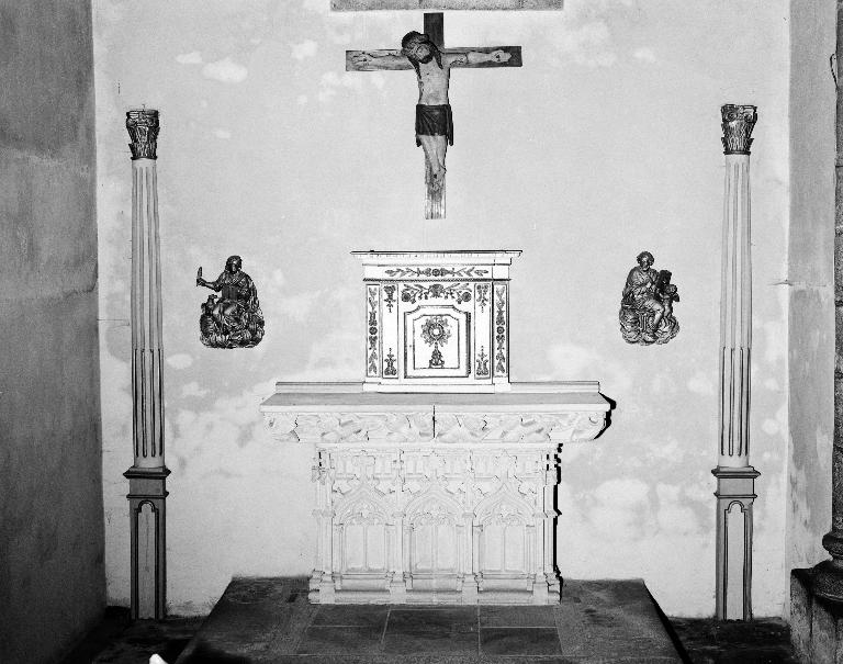 Ensemble de 2 autels secondaires, 2 tabernacles et vestiges de retables, église paroissiale Saint-Pierre (Plouescat)