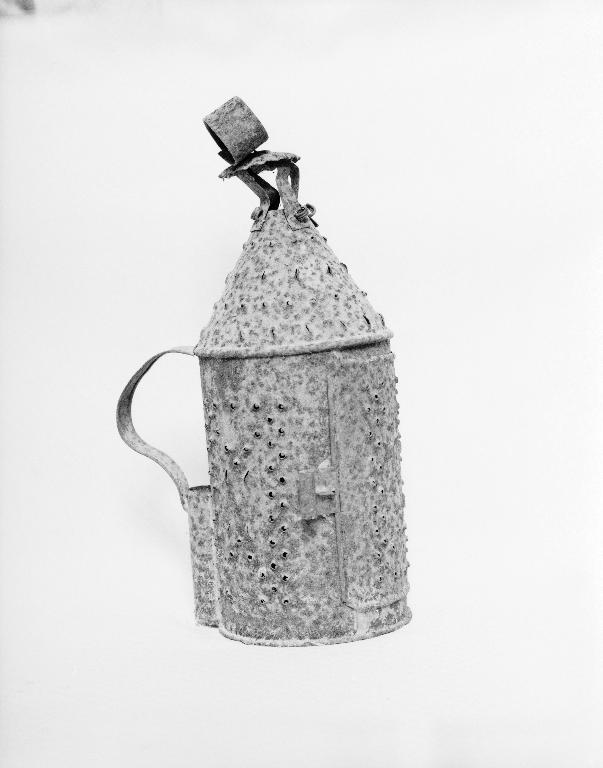 Lanterne des morts, chapelle Saint-Gobrien (Saint-Servant-sur-Oust)