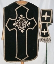 Ornement noir 3 : chasuble, bourse du corporal, étole