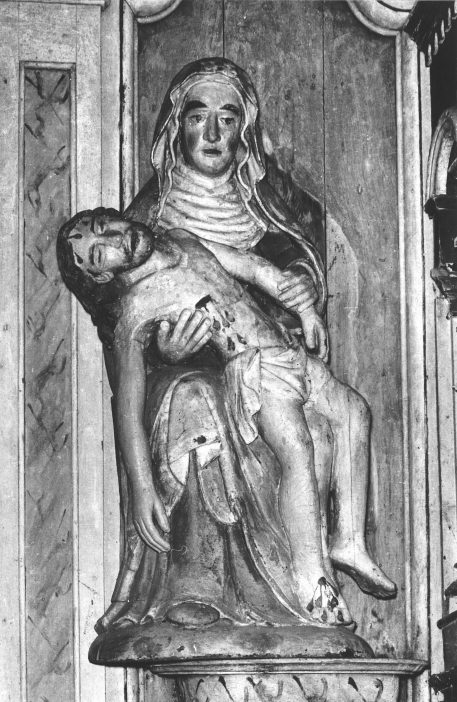 Statue (d'applique, petite nature) : Vierge de Pitié, chapelle, Burtulet (Saint-Servais)