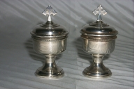 Ensemble 1 de 2 ciboires des malades