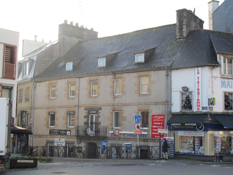 Immeubles, 4, 6, place du marché (Châteaulin)