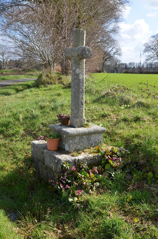 Croix de chemin de Kerauzern (Ploubezre)