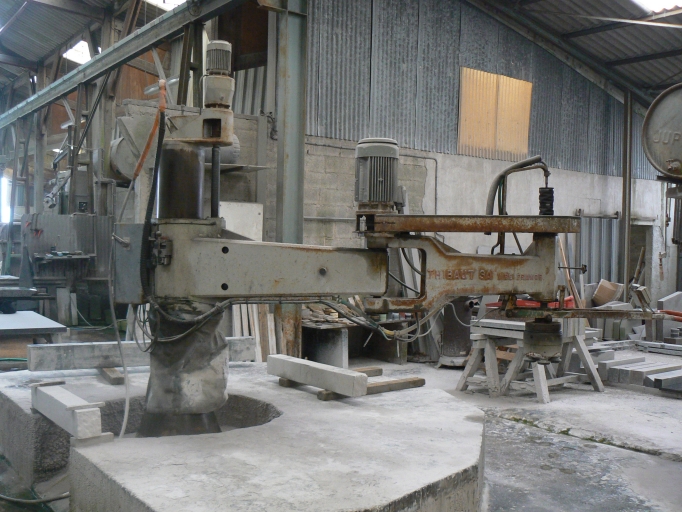 Usine de taille de matériaux de construction, rue Prat Braz (Saint-Nicolas-du-Pélem)