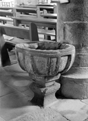 Bénitier, église paroissiale Saint-Mélaine (Meslan)