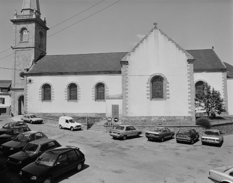 Eglise paroissiale Sainte-Cécile, place du Marché (Theix fusionnée en Theix-Noyalo en 2016)