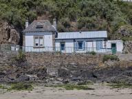 Maison des Phares et Balises : magasin aux huiles, logement du gardien de phare et bureau de l'administration puis maison, rue du phare (Plérin-sur-Mer)