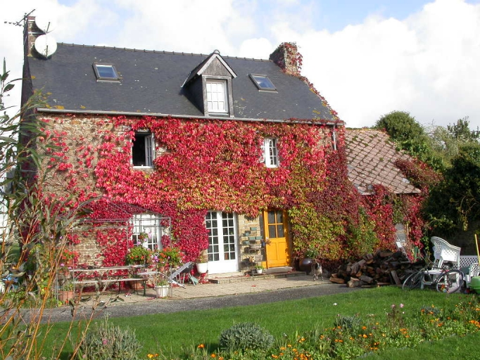 Ferme, les Prons (Saint-Père-Marc-en-Poulet)