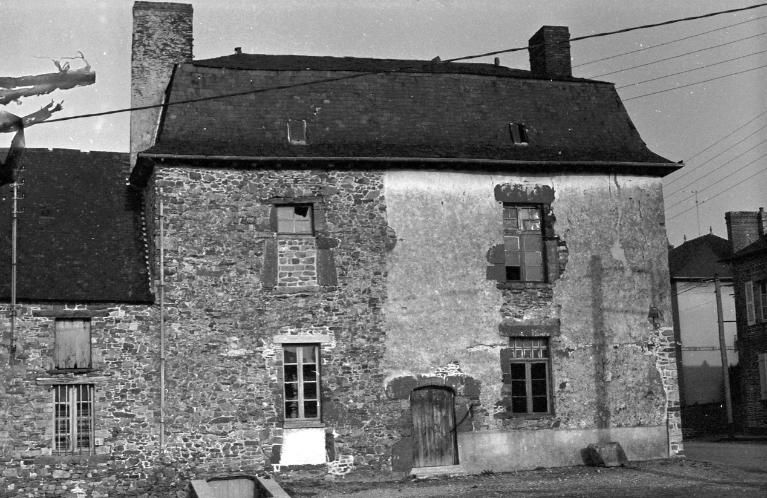 Manoir, rue de la Haute Rue (Coësmes)