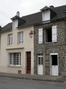 Maison à boutique, 3-5 place de l'église (Hédé)