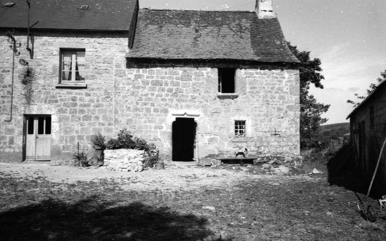 Les maisons et les fermes de la commune de Locmalo