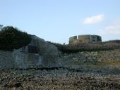 Casemate de type 623 avec créneau blindé pour mitrailleuse (A 36 / 6), dans le rempart au Sud, Ile Cézon (Landéda)