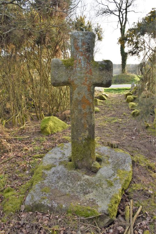 Croix monumentale, route de Perros (Malguénac)