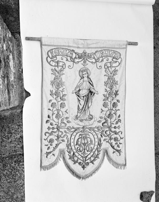 Bannière (1), prieuré Notre-Dame, église paroissiale, mairie (Île-d'Arz)