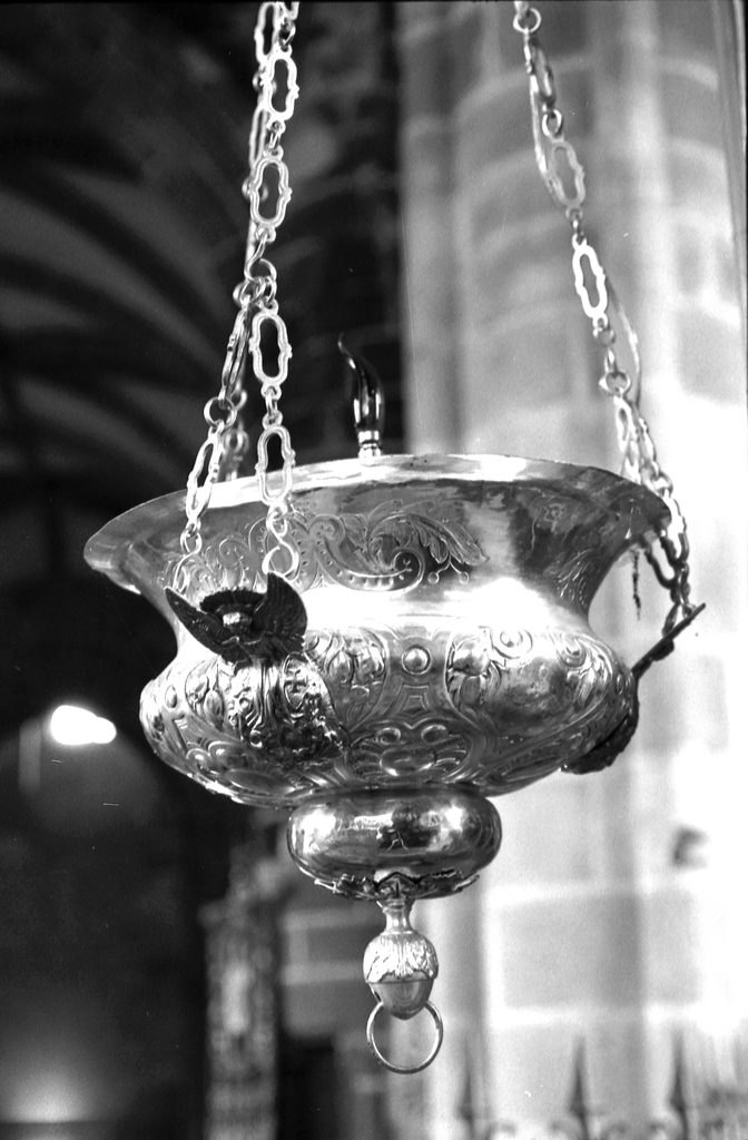 Lampe de sanctuaire (suspendue), église paroissiale Saint-Ronan (Locronan)