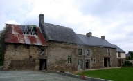 Fermes, alignement de plusieurs logis, la Ville-Laine (La Chapelle-aux-Filtzméens)