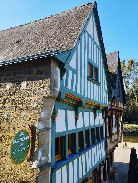 Maison, 19 place Saint-Sauveur (Auray)
