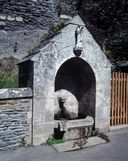 Fontaine, rue de la Poterne (Josselin)