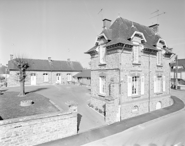 Ecole primaire (école de filles), 9 rue Sainte-Jeanne d'Arc (Balazé)