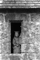 Statue (demi-nature) : sainte Barbe (1), chapelle Sainte-Barbe (Le Faouët)