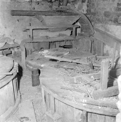 Ancien moulin, Rozarnou (Dinéault)