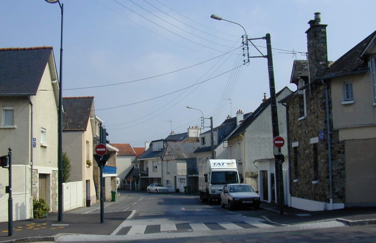 Lotissement de Mellon, rue de Vern ;  rue Martin-Feuillée ;  boulevard Léon-Bourgeois ;  rue Le-Dantec ;  rue Camille-Pelletan ;  rue Kératry, la Grande-Porte (Rennes)