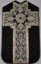 Ornement noir 1 : chasuble, étole, manipule, voile de calice (Tressé fusionnée en Mesnil-Roc'h en 2019)