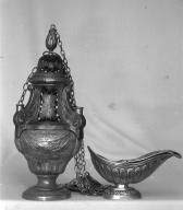 Encensoir, navette à encens (1), église paroissiale Saint-Pierre, Saint-Paul (Neulliac)