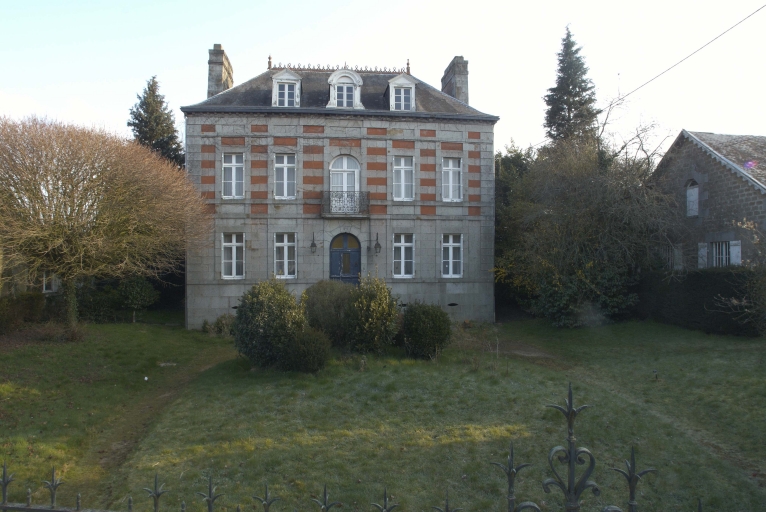 L'habitat du 19e siècle sur la commune de Saint-Brice-en-Coglès (fusionnée en Maen Roch en 2017)