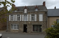 Maison, 7 place de l'Eglise (Feins)