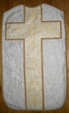 Ornement blanc 1 : chasuble, étole, manipule et voile de calice