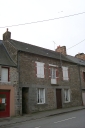 Maison, 10 place de l'Eglise (Ercé-près-Liffré)