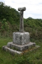 Croix monumentale, au nord est de Lile (Plounéour-Ménez)
